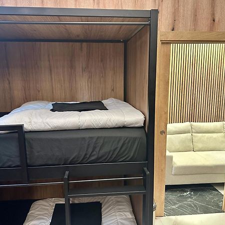 Velvet Hostels Pacifico Мадрид Екстер'єр фото