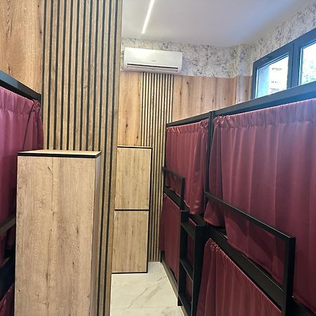 Velvet Hostels Pacifico Мадрид Екстер'єр фото