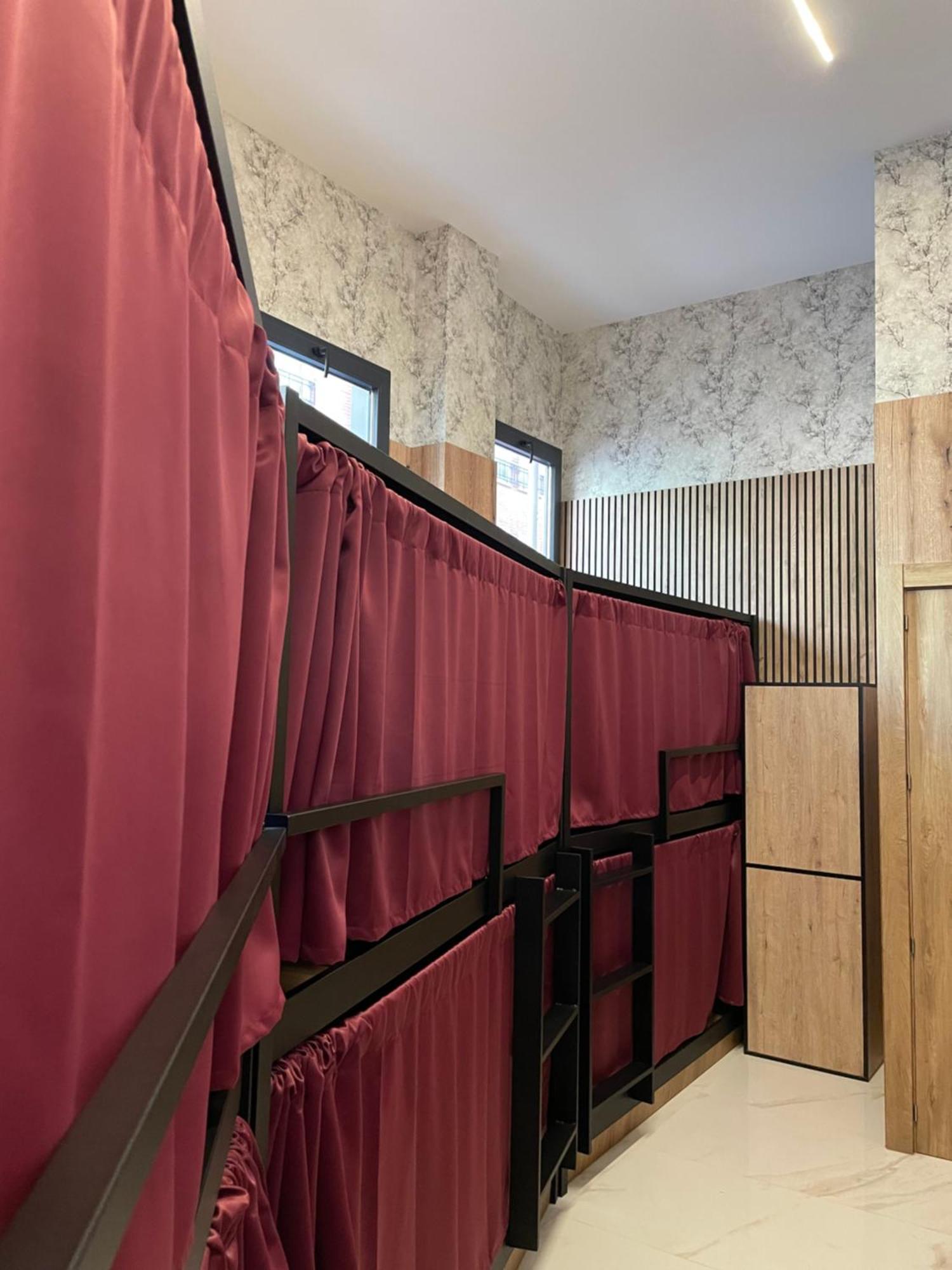 Velvet Hostels Pacifico Мадрид Екстер'єр фото