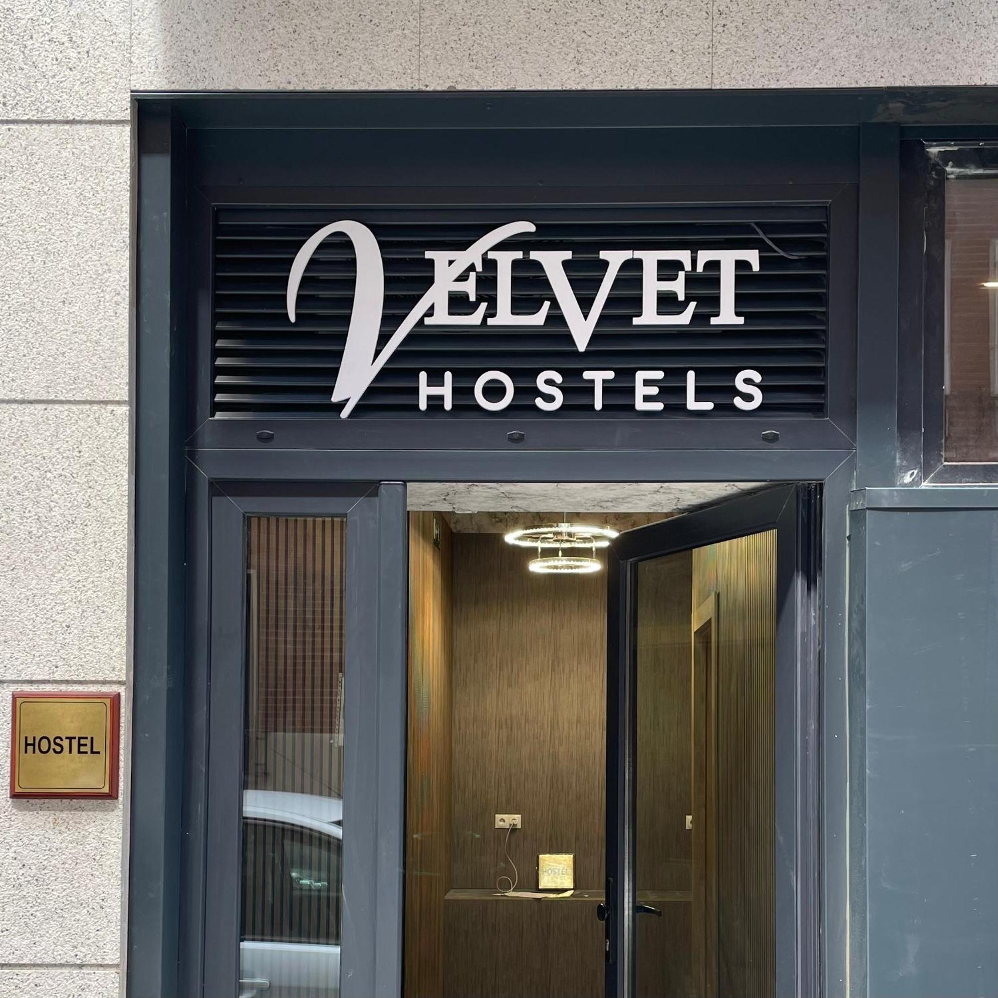 Velvet Hostels Pacifico Мадрид Екстер'єр фото